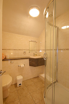 Bathroom4.jpg